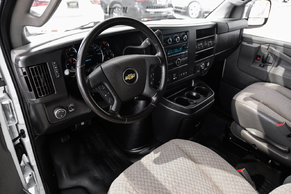 Used 2021 Chevrolet Express 3500 LS w/ Chrome Appearance Package RWD image 2