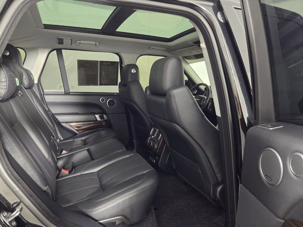 Used 2015 Land Rover Range Rover Supercharged AWD/4WD image 30
