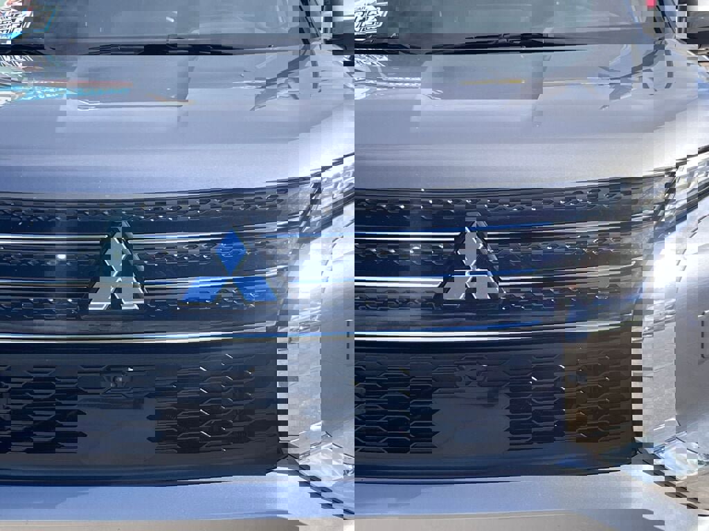 Used 2024 Mitsubishi Outlander SE image 9