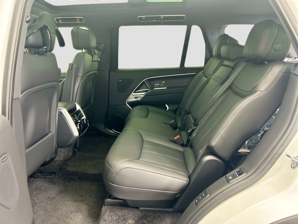 New 2026 Land Rover Range Rover Long Wheelbase SE image 21