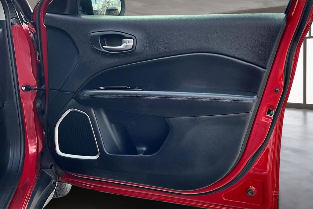 Used 2018 Jeep Compass Latitude w/ Popular Equipment Group image 25