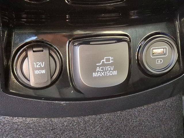 Certified 2023 Kia Sorento SX Prestige w/ Panoramic Sunroof Package AWD/4WD image 11