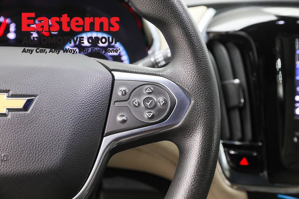 Used 2023 Chevrolet Traverse LS w/ Safety Package image 16