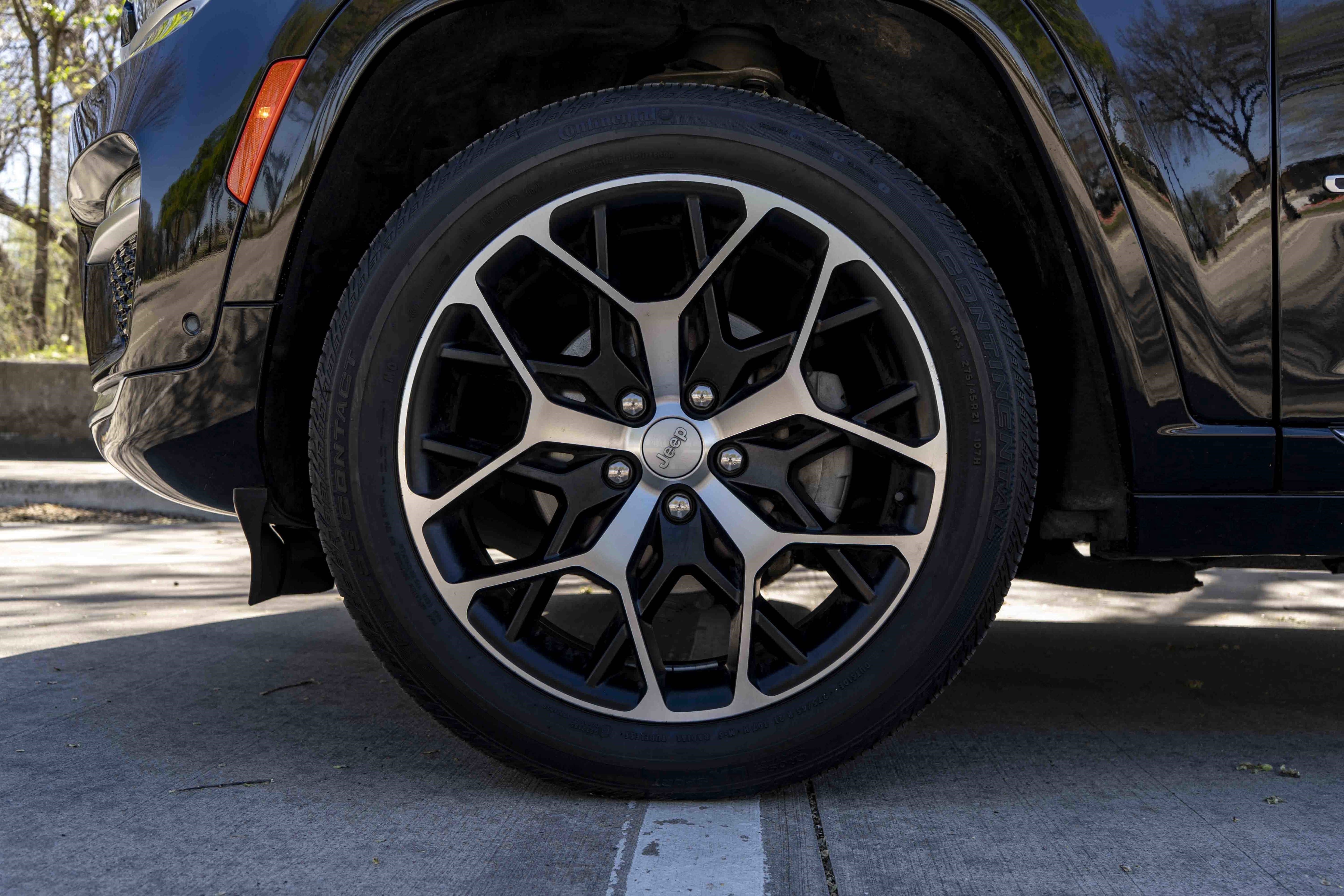 Used 2023 Jeep Grand Cherokee Summit image 16