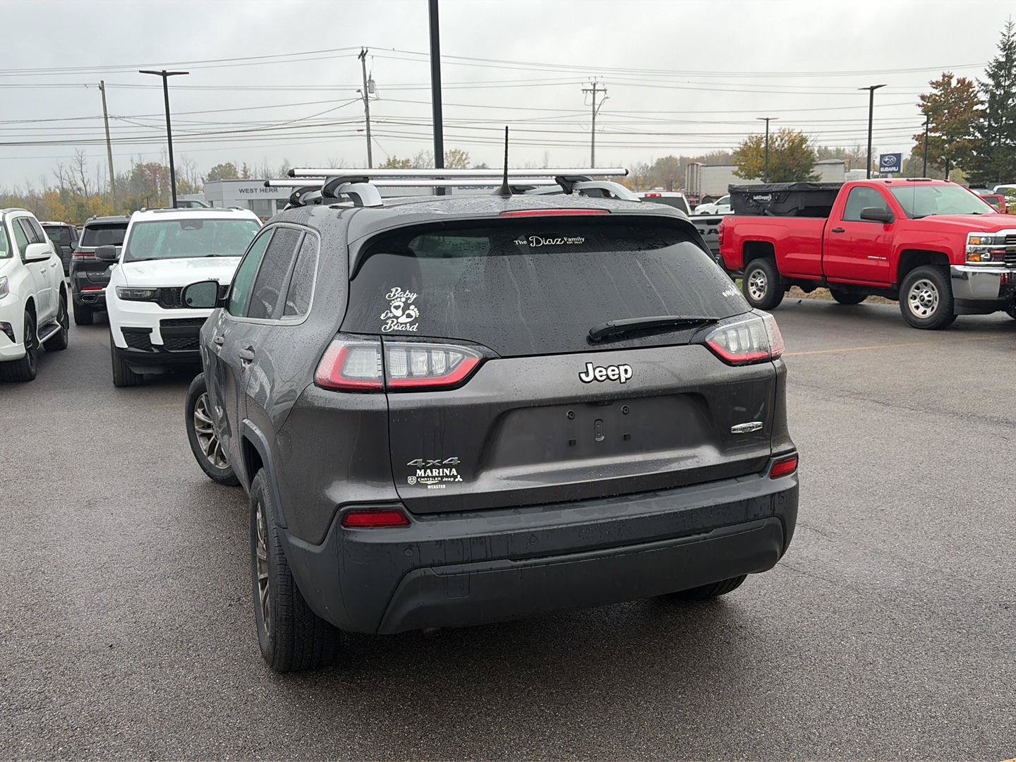 Used 2019 Jeep Cherokee Latitude Plus w/ Cold Weather Group AWD/4WD image 3