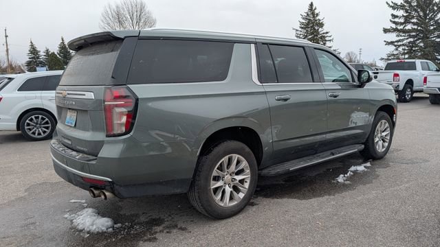 Used 2023 Chevrolet Suburban Premier image 2