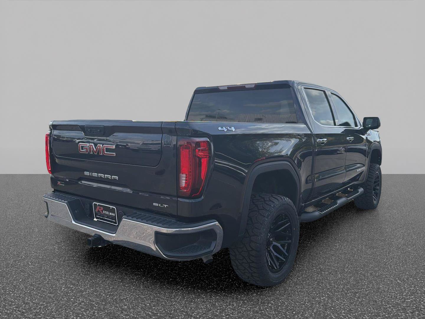 Certified 2025 GMC Sierra 1500 SLT AWD/4WD image 5