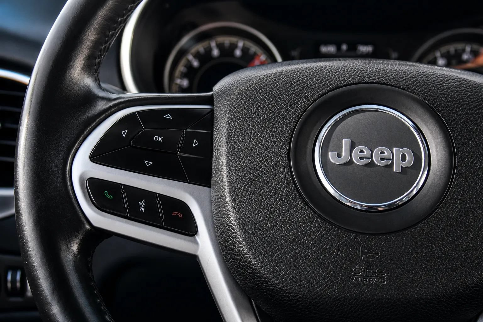 Used 2019 Jeep Cherokee Latitude Plus AWD/4WD image 12