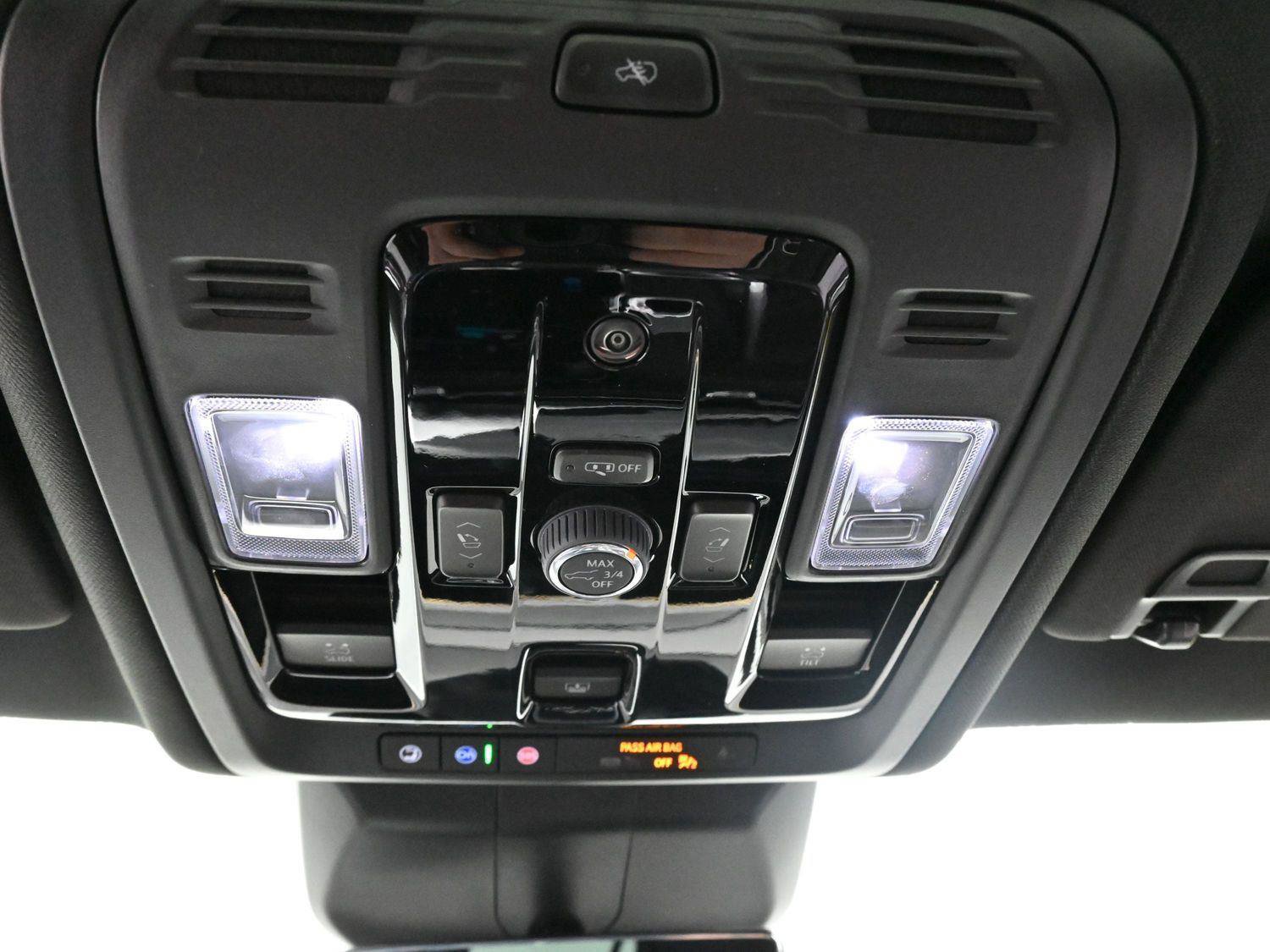 Certified 2025 Cadillac Escalade Sport w/ LPO, ONYX Package AWD/4WD image 31