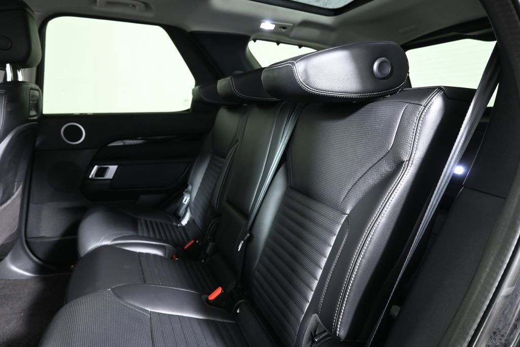 Used 2024 Land Rover Discovery S AWD/4WD image 4