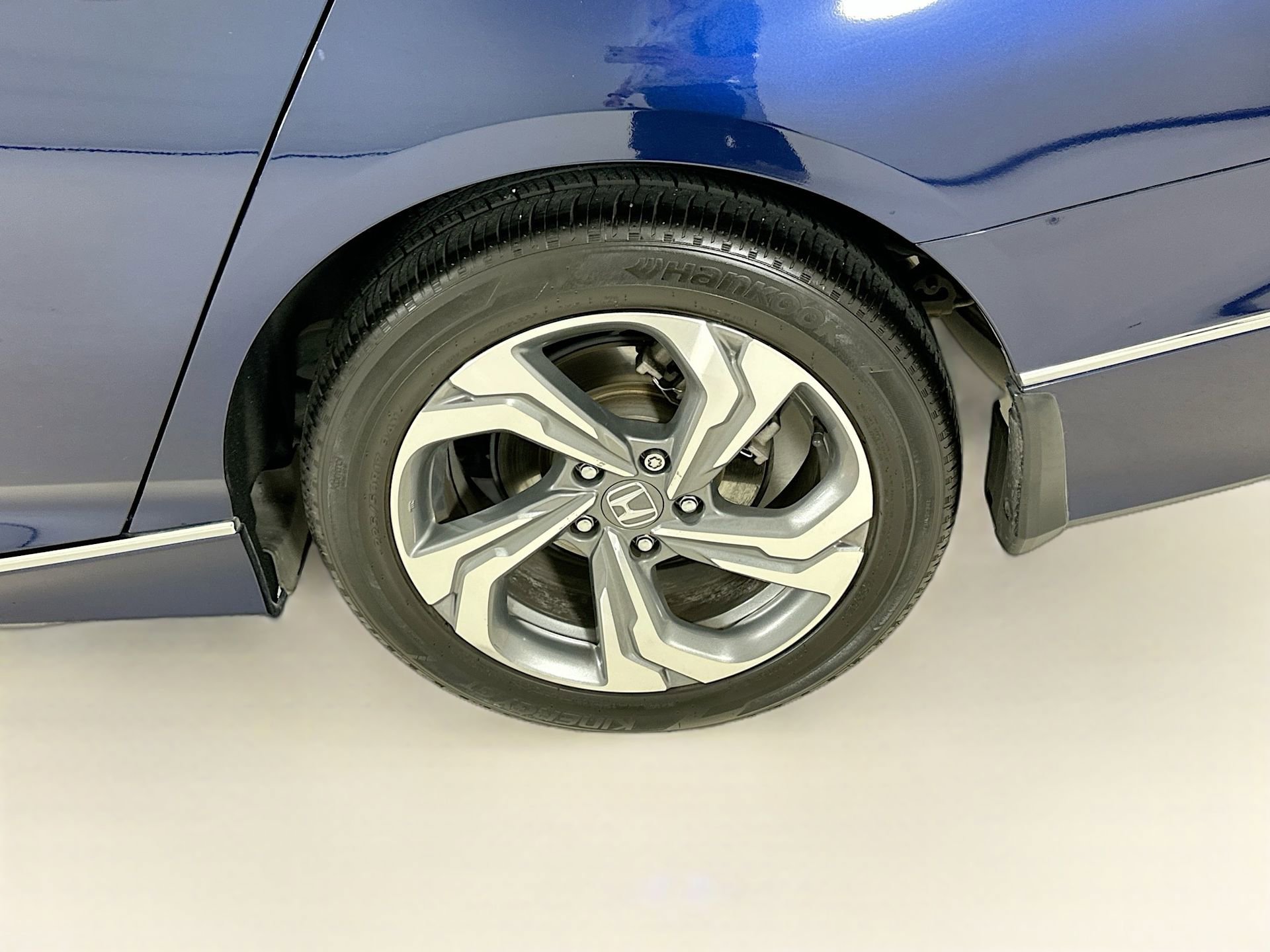Used 2020 Honda Accord EX-L image 31