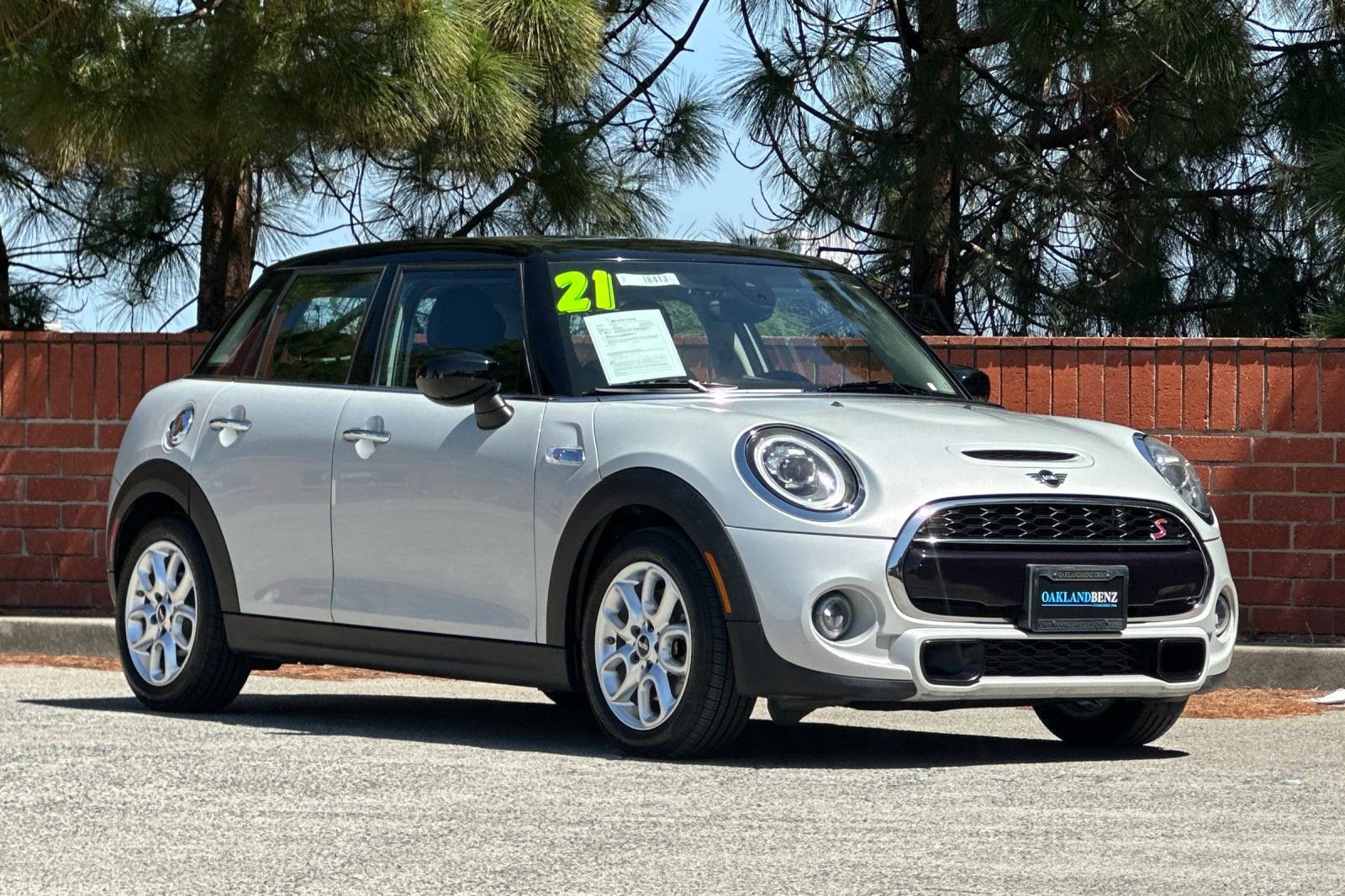Used 2021 MINI Cooper S w/ 6.5" Touchscreen Package FWD image 2