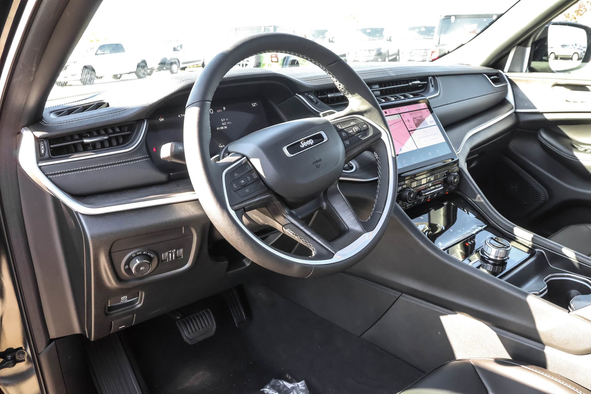 New 2025 Jeep Grand Cherokee Limited w/ Black Appearance Package image 4