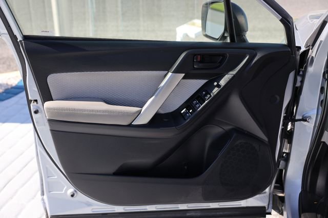 Used 2017 Subaru Forester 2.5i w/ Alloy Wheel Package image 10