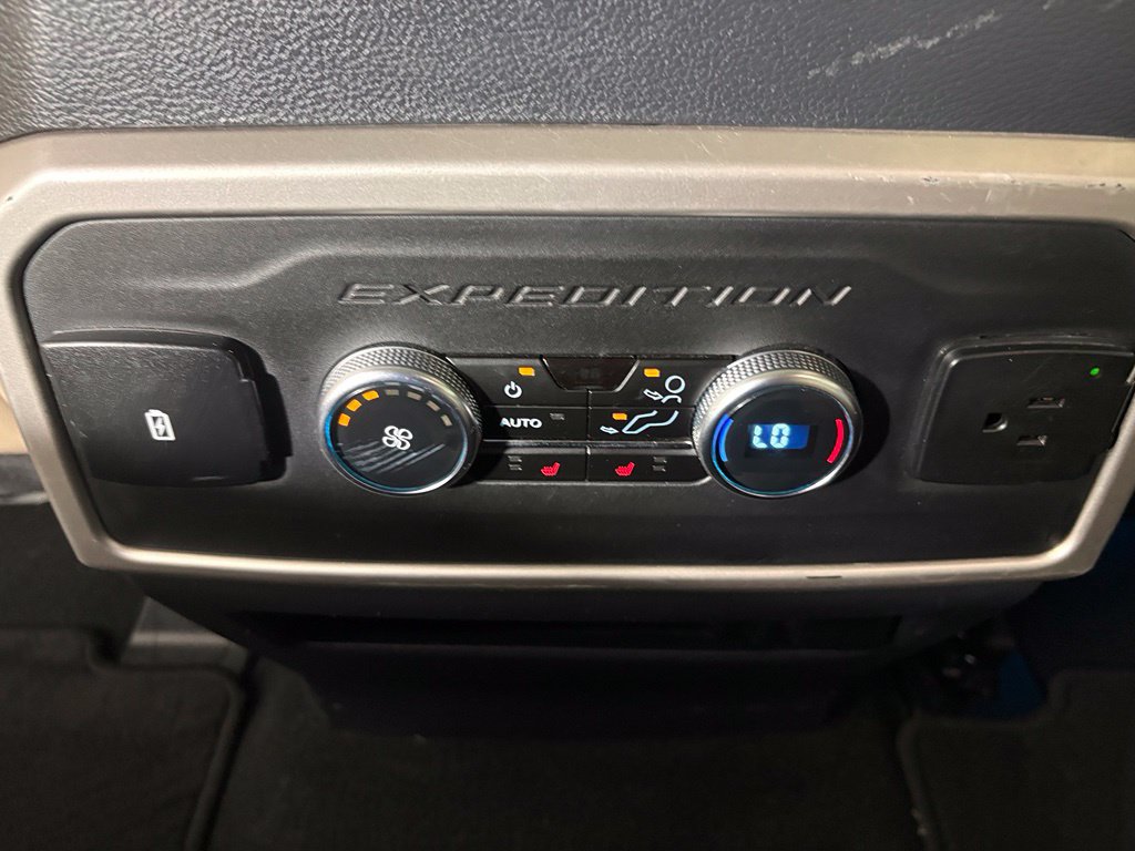 Used 2024 Ford Expedition Limited AWD/4WD image 36