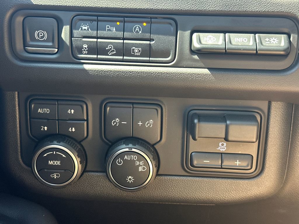 Certified 2023 Chevrolet Tahoe High Country AWD/4WD image 35