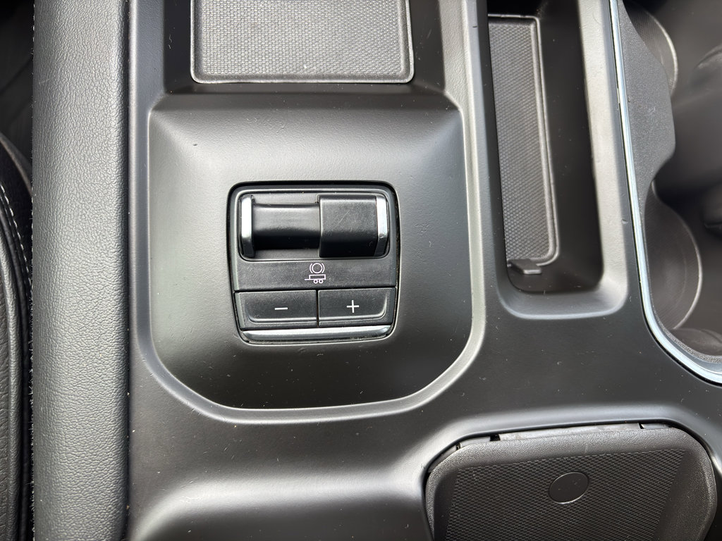 Used 2024 GMC Sierra 3500 Denali w/ Technology Package image 22