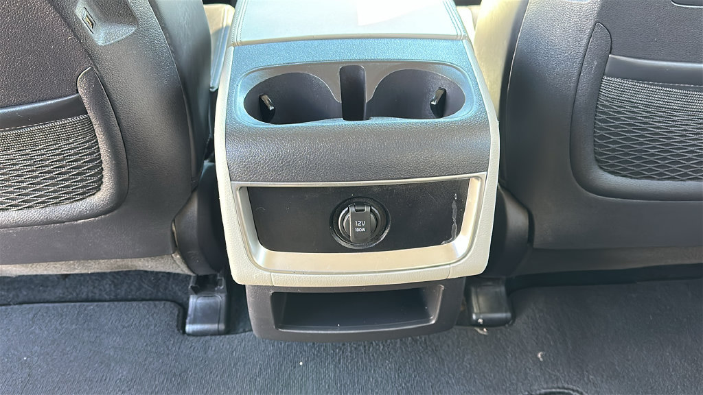 Used 2024 Kia Carnival LX FWD image 30