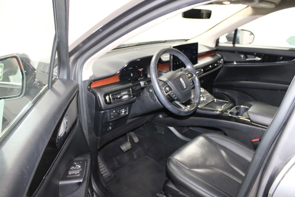 Used 2022 Lincoln Nautilus Reserve w/ Monochromatic Package image 23