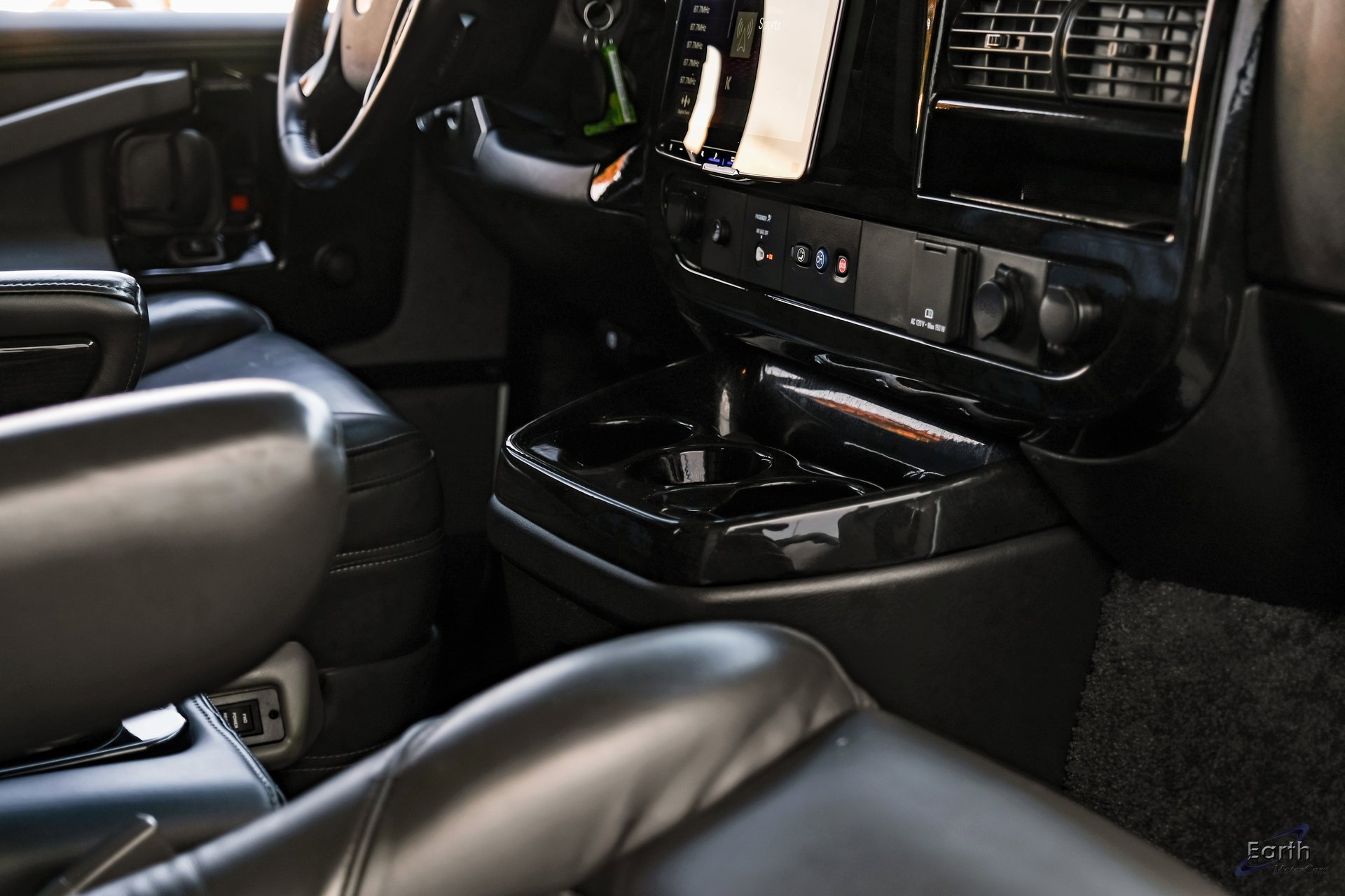 Used 2023 Chevrolet Express 2500 image 53