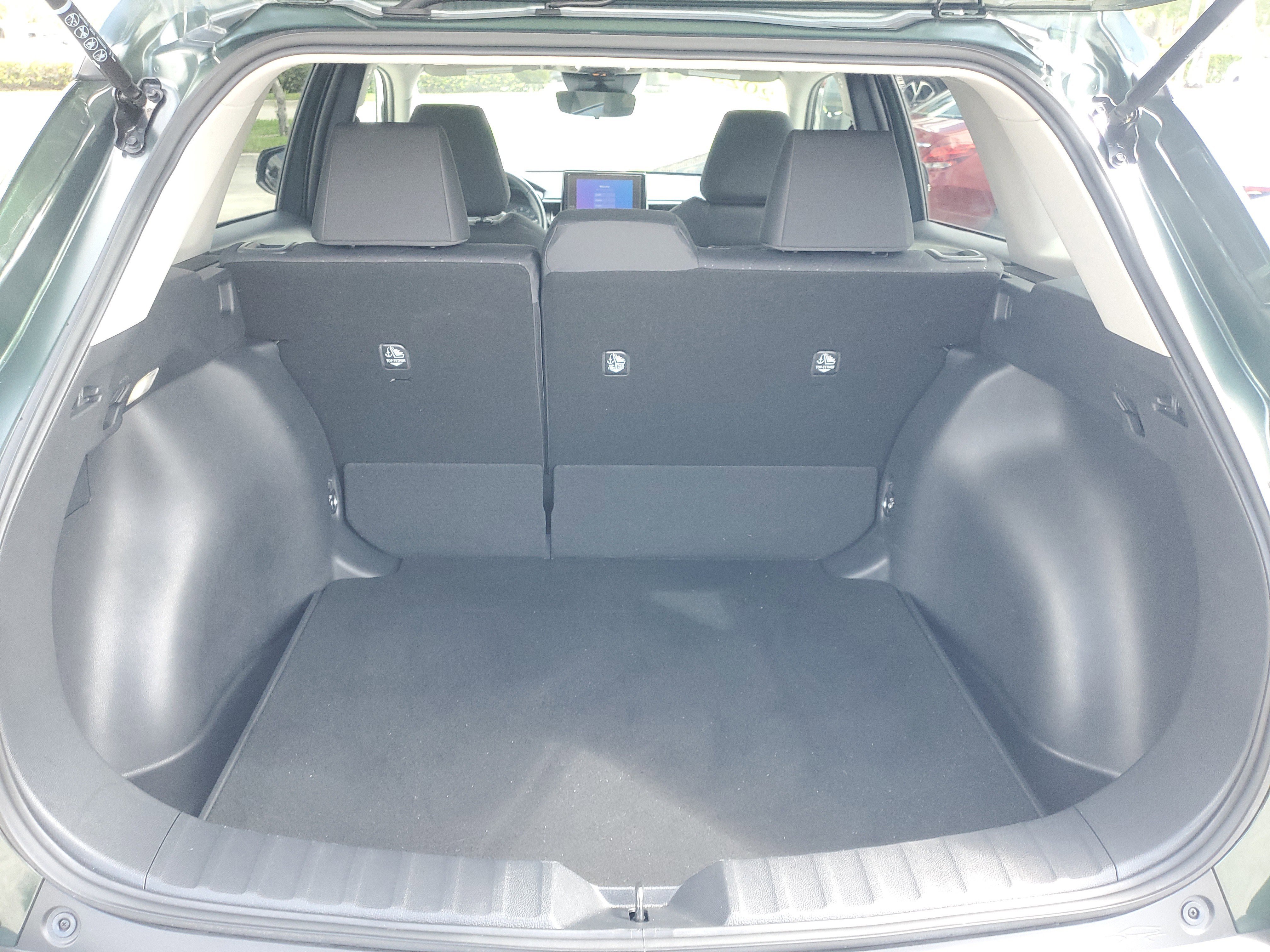 Certified 2025 Toyota Corolla Cross LE FWD image 9
