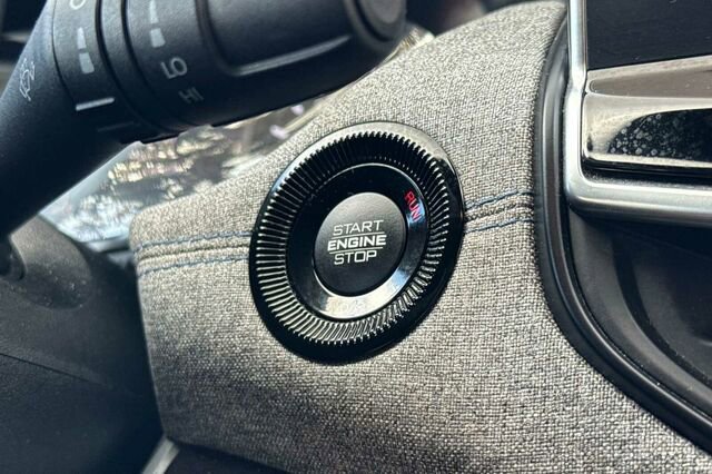 Used 2024 Jeep Compass Latitude image 19