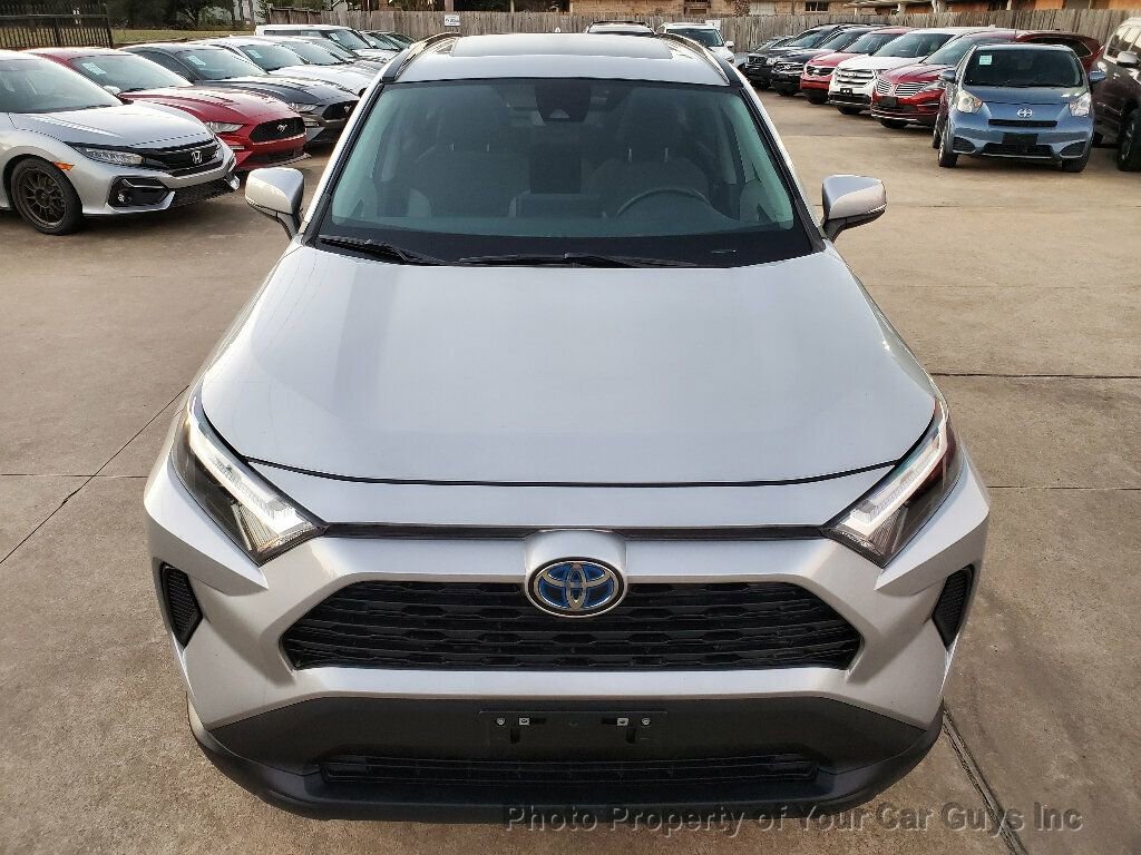 Used 2022 Toyota RAV4 XLE w/ Convenience Package image 6