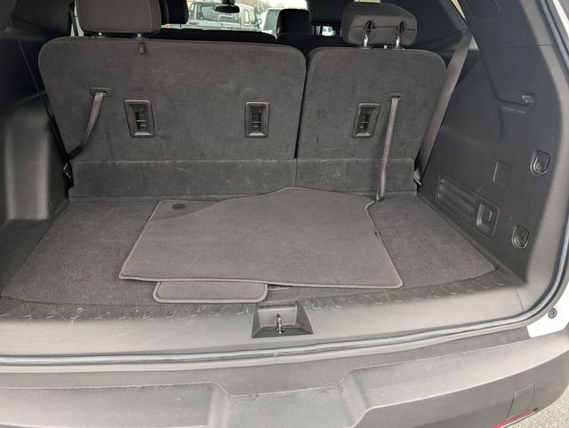 Used 2023 Chevrolet Traverse LT image 30