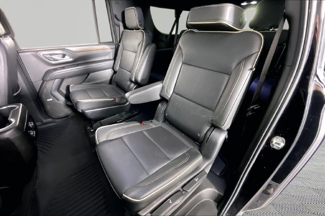 Used 2023 Chevrolet Suburban Premier RWD image 19