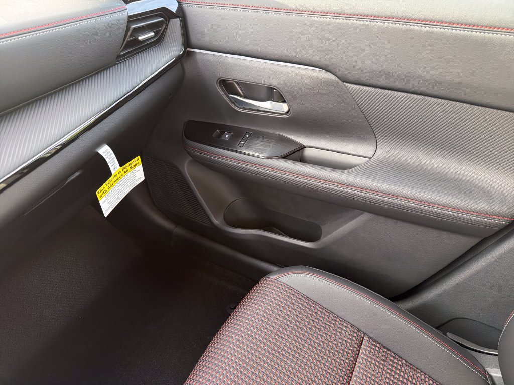 New 2026 Nissan Kicks SR w/ Cold Weather Package FWD image 27