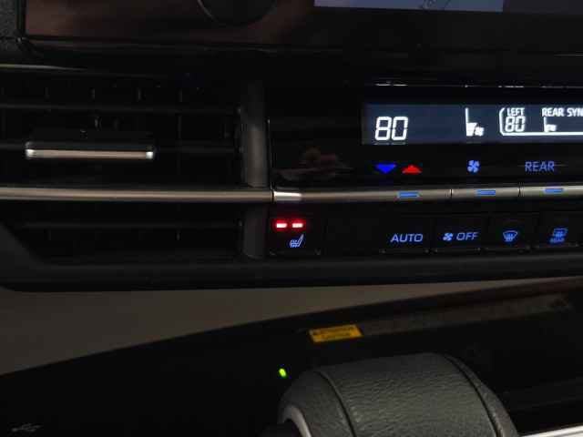 Used 2023 Toyota Sienna XLE image 30