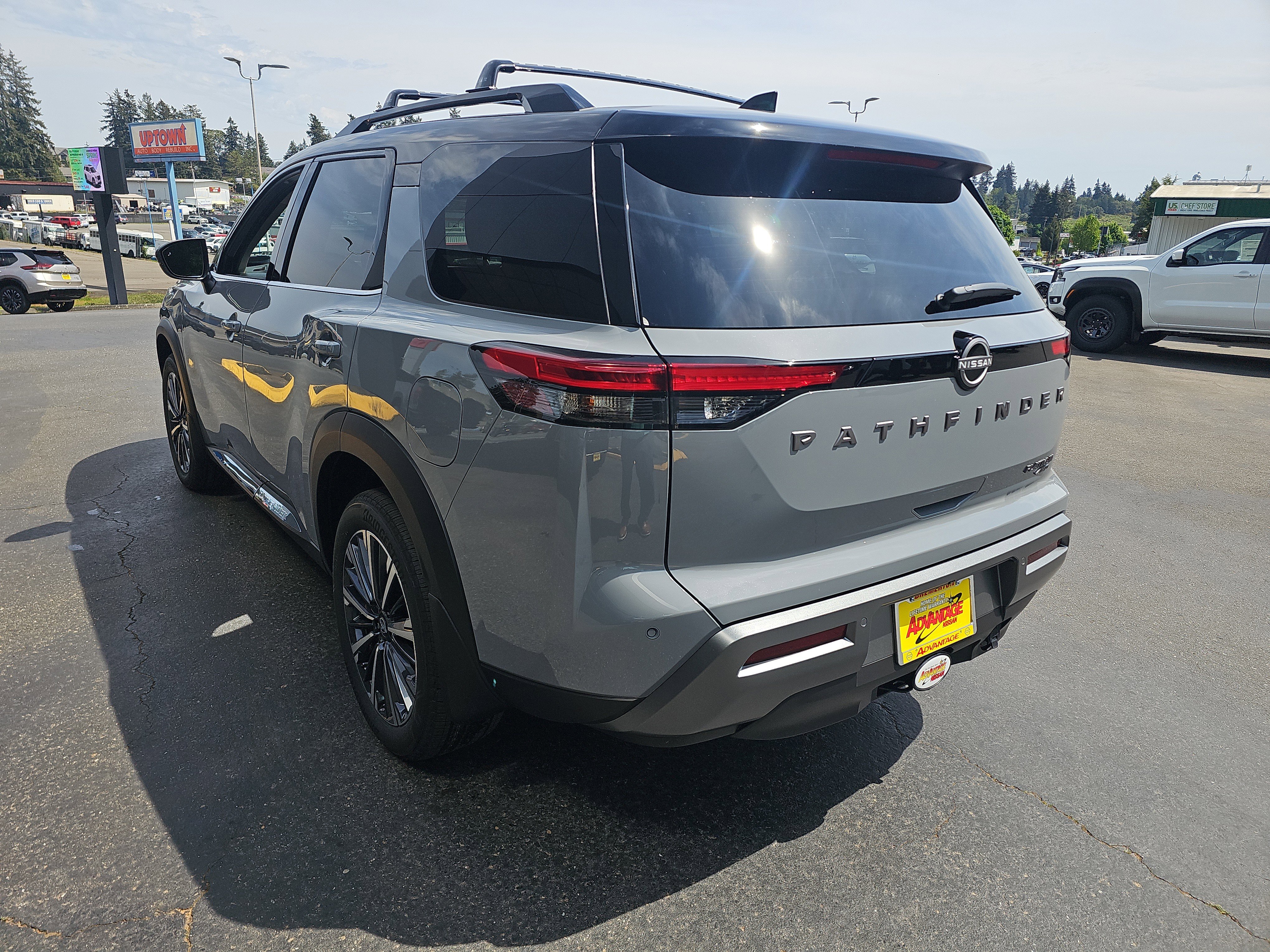 New 2026 Nissan Pathfinder Platinum AWD/4WD image 3