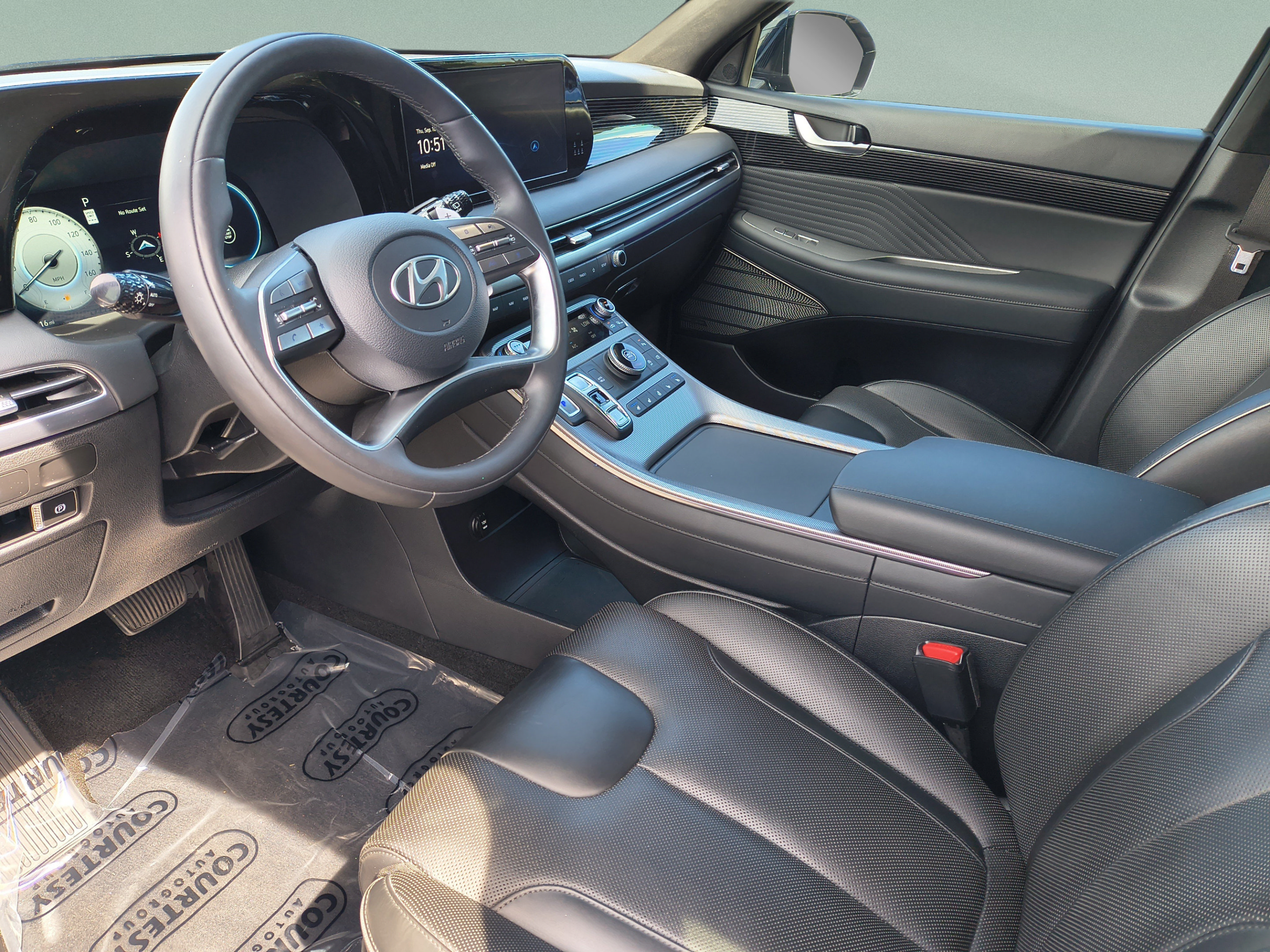 Certified 2024 Hyundai Palisade Calligraphy FWD image 18
