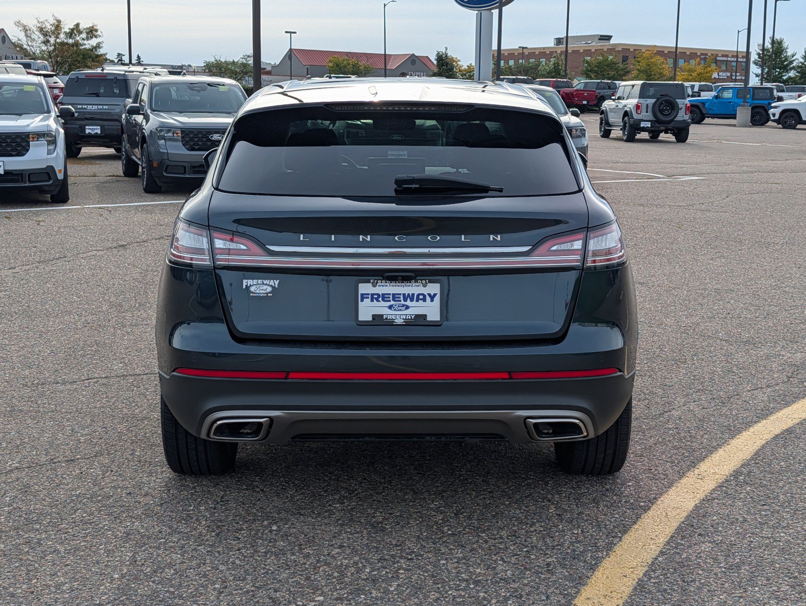 Used 2023 Lincoln Nautilus Reserve w/ Equipment Group 201A AWD/4WD image 4