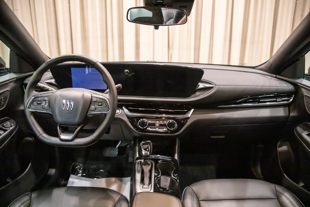 Used 2025 Buick Envista Sport Touring w/ Convenience I Package FWD image 14