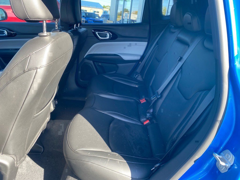 Used 2025 Jeep Compass Limited image 24