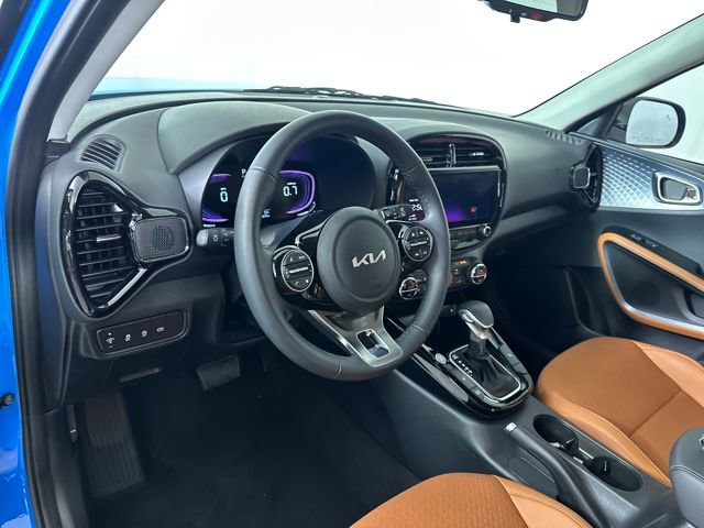 Used 2025 Kia Soul EX image 13