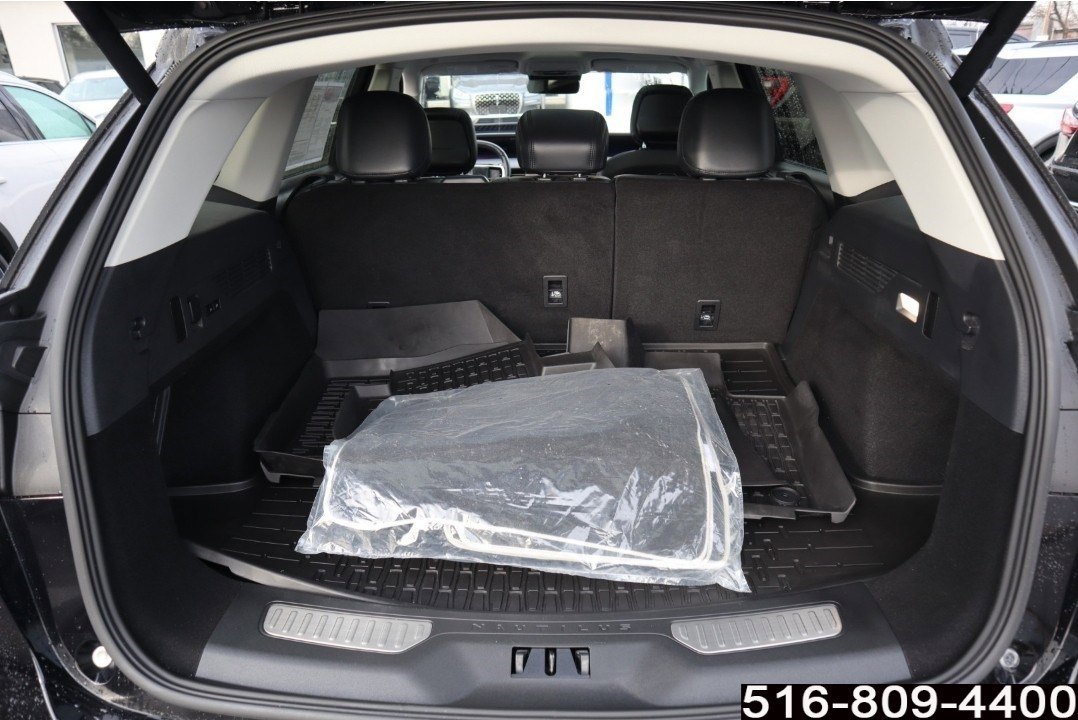 Used 2025 Lincoln Nautilus Reserve image 31