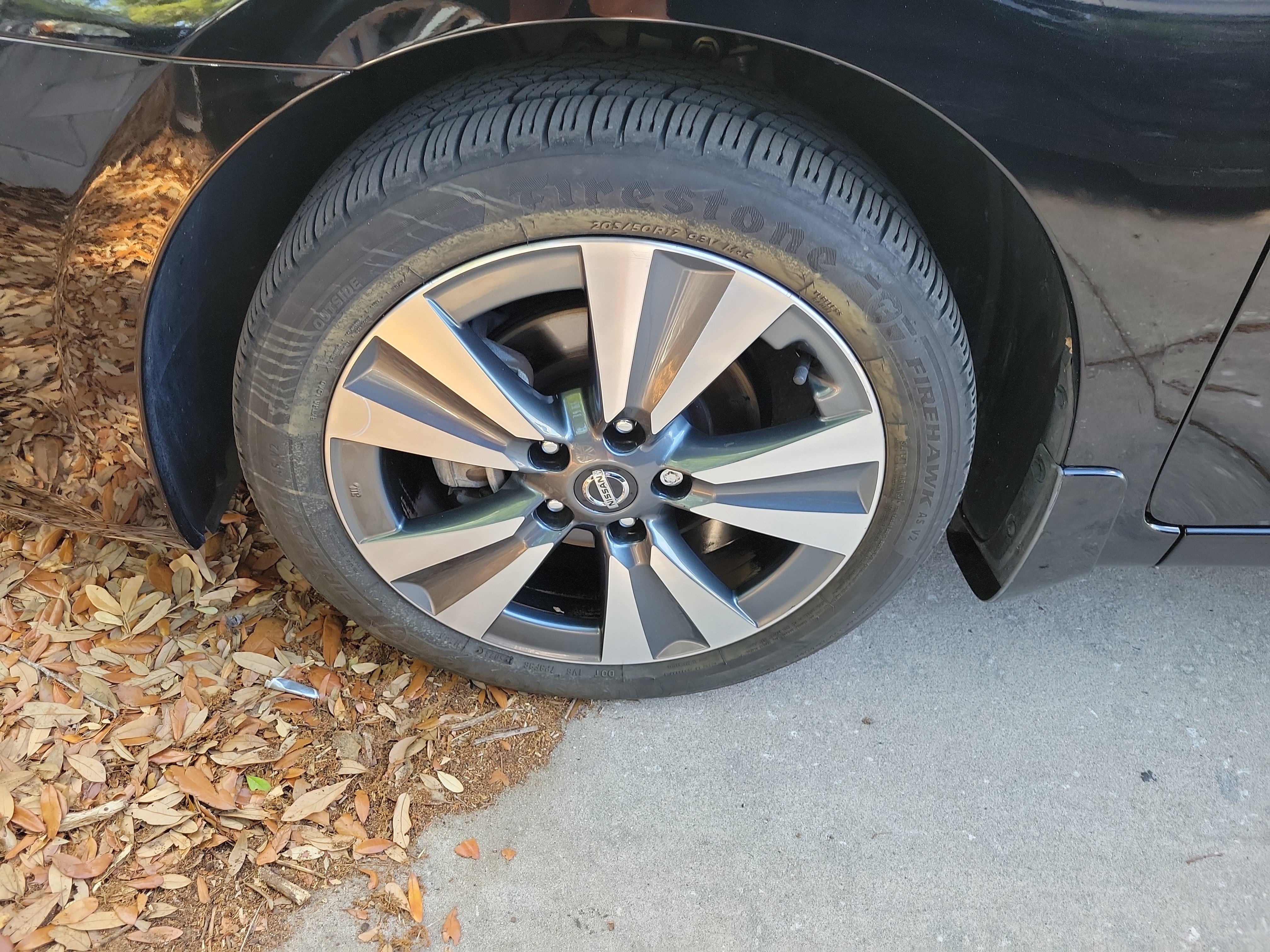 Used 2019 Nissan Sentra SV w/ Special Edition Package FWD image 5