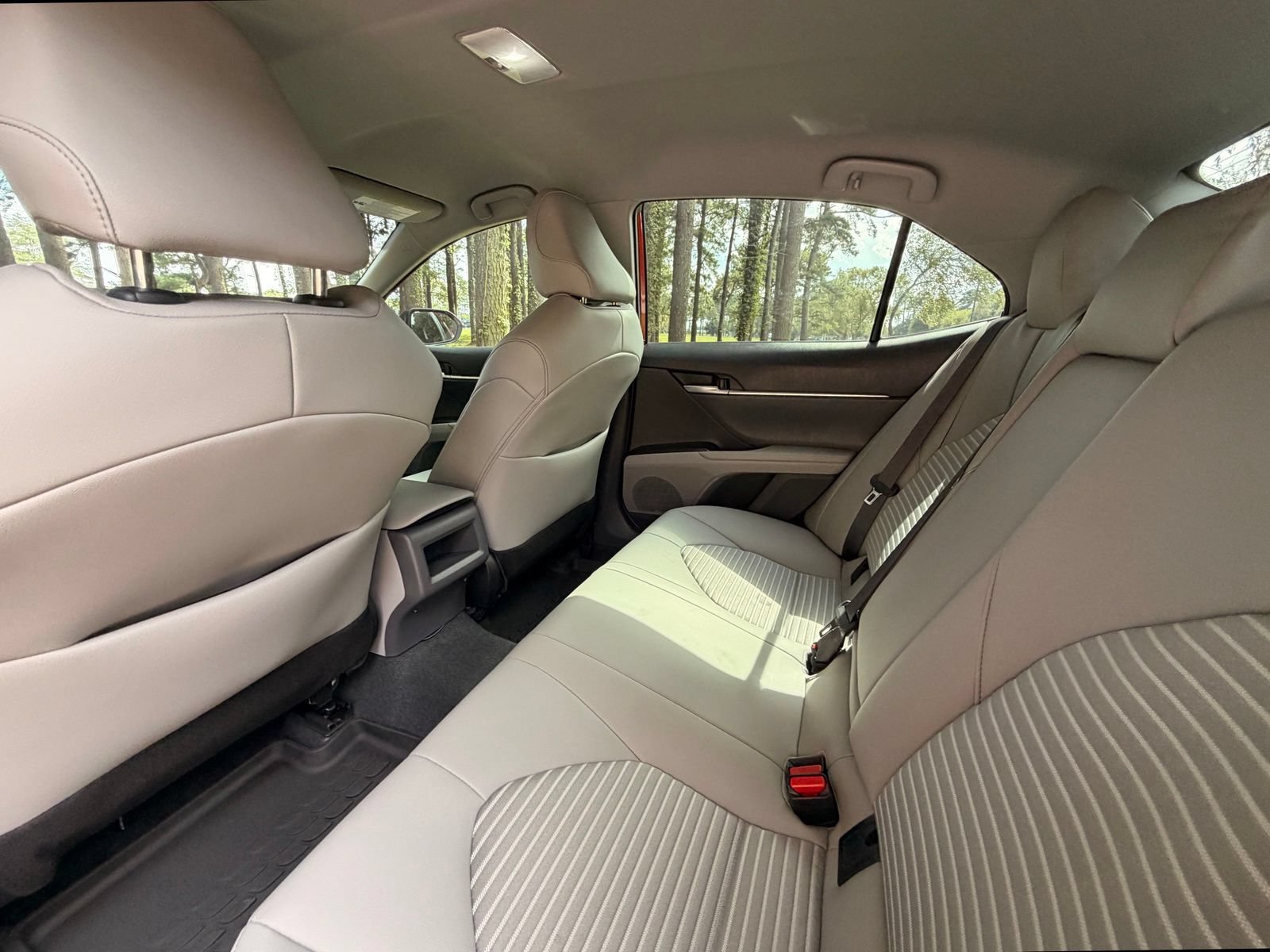 Used 2024 Toyota Camry SE FWD image 14