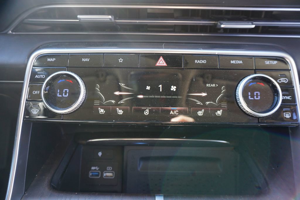 Used 2023 Genesis GV80 2.5T w/ Prestige 20" Package image 13