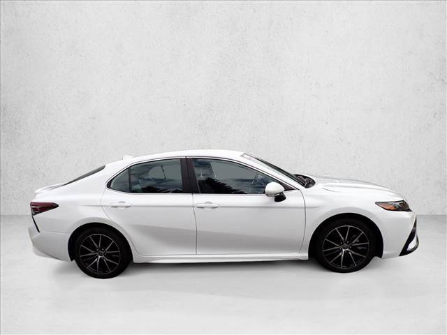 Used 2024 Toyota Camry SE FWD image 5