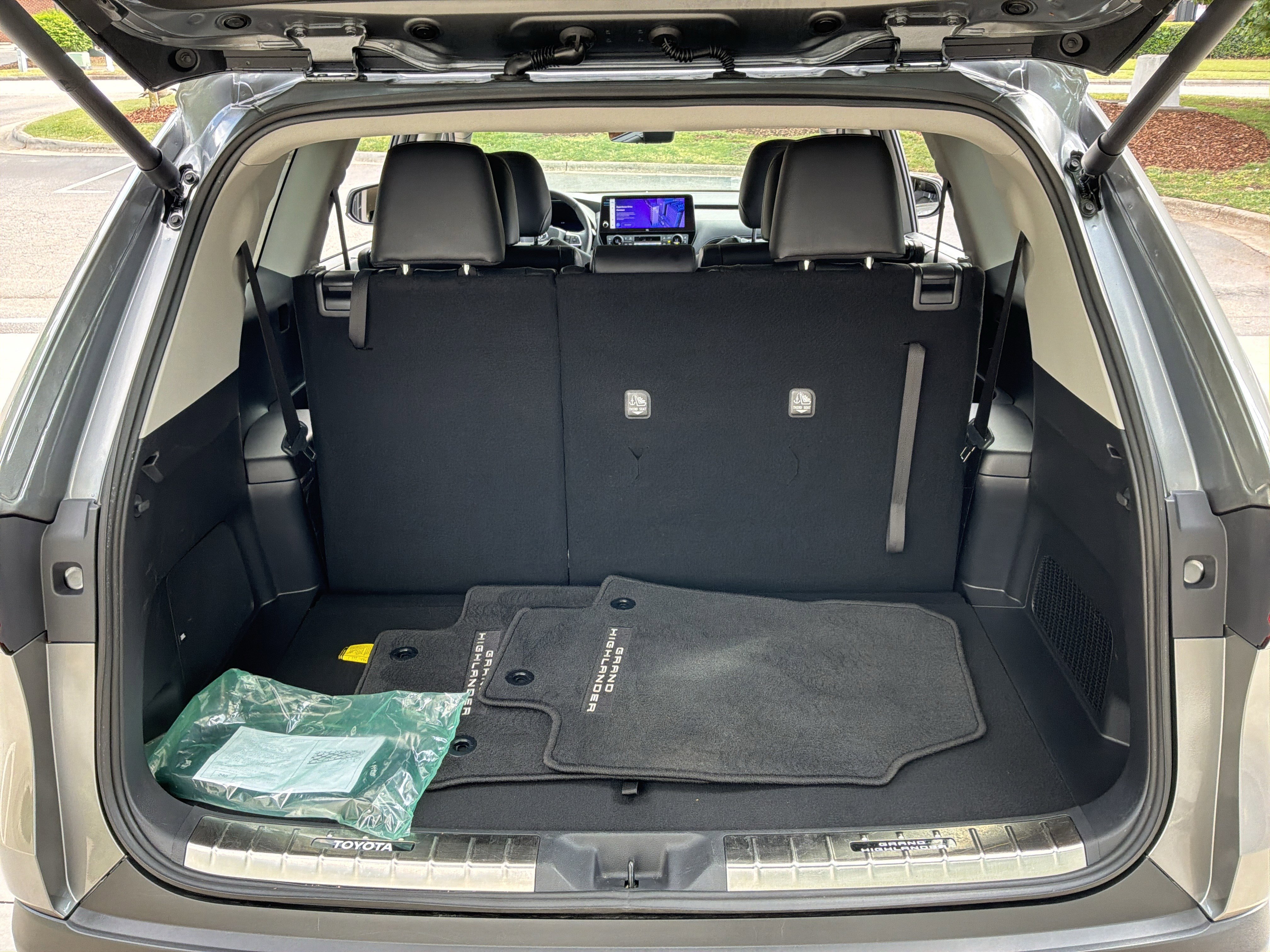 Used 2026 Toyota Grand Highlander AWD image 32