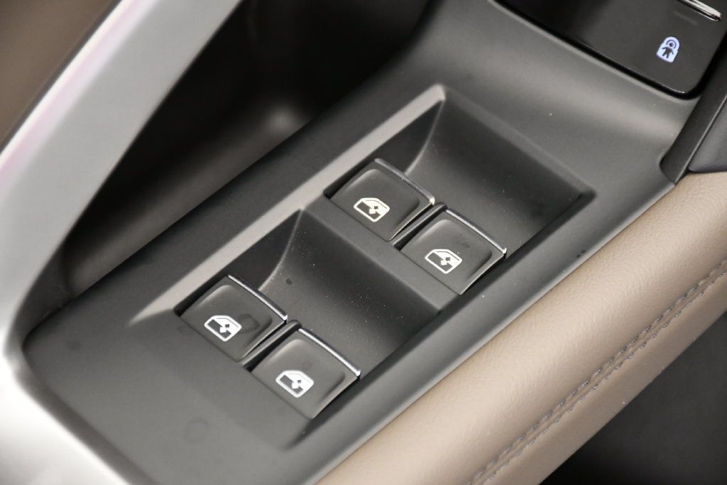 Used 2025 Audi Q5 Premium w/ Premium Plus AWD/4WD image 33