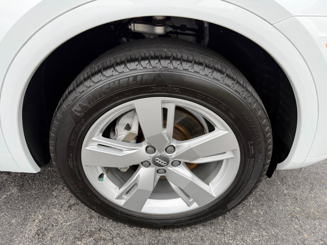 Used 2019 Audi Q5 2.0T Premium Plus w/ Premium Plus Package AWD/4WD image 22