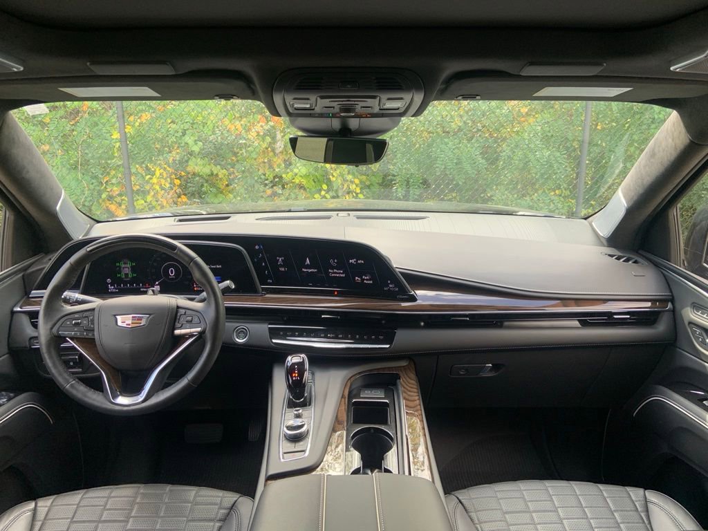 Used 2024 Cadillac Escalade Sport Platinum w/ LPO, ONYX Package image 21