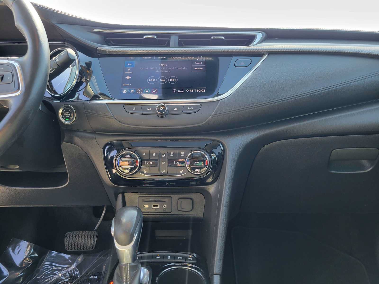 Used 2020 Buick Encore GX Essence w/ Experience Buick Package FWD image 31