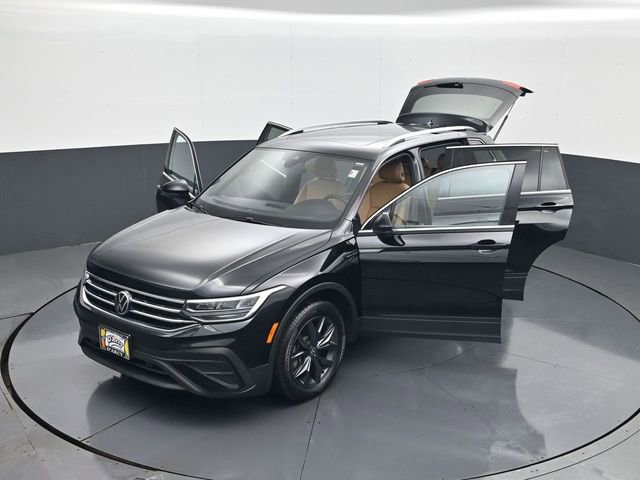 Used 2022 Volkswagen Tiguan SE AWD/4WD image 30