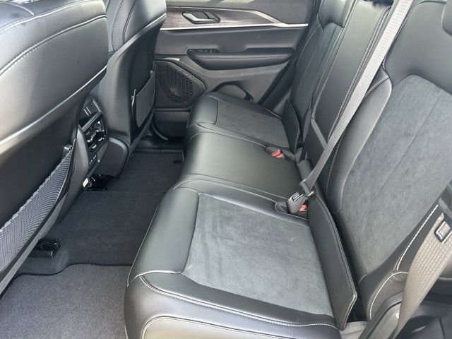 New 2026 Jeep Grand Cherokee Laredo image 21