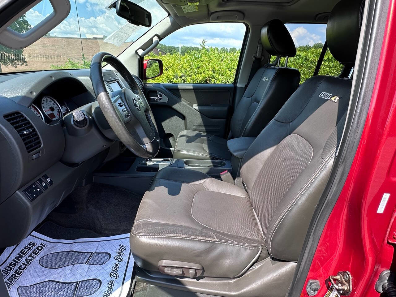 Used 2015 Nissan Frontier PRO-4X w/ Pro-4x Luxury Package image 12